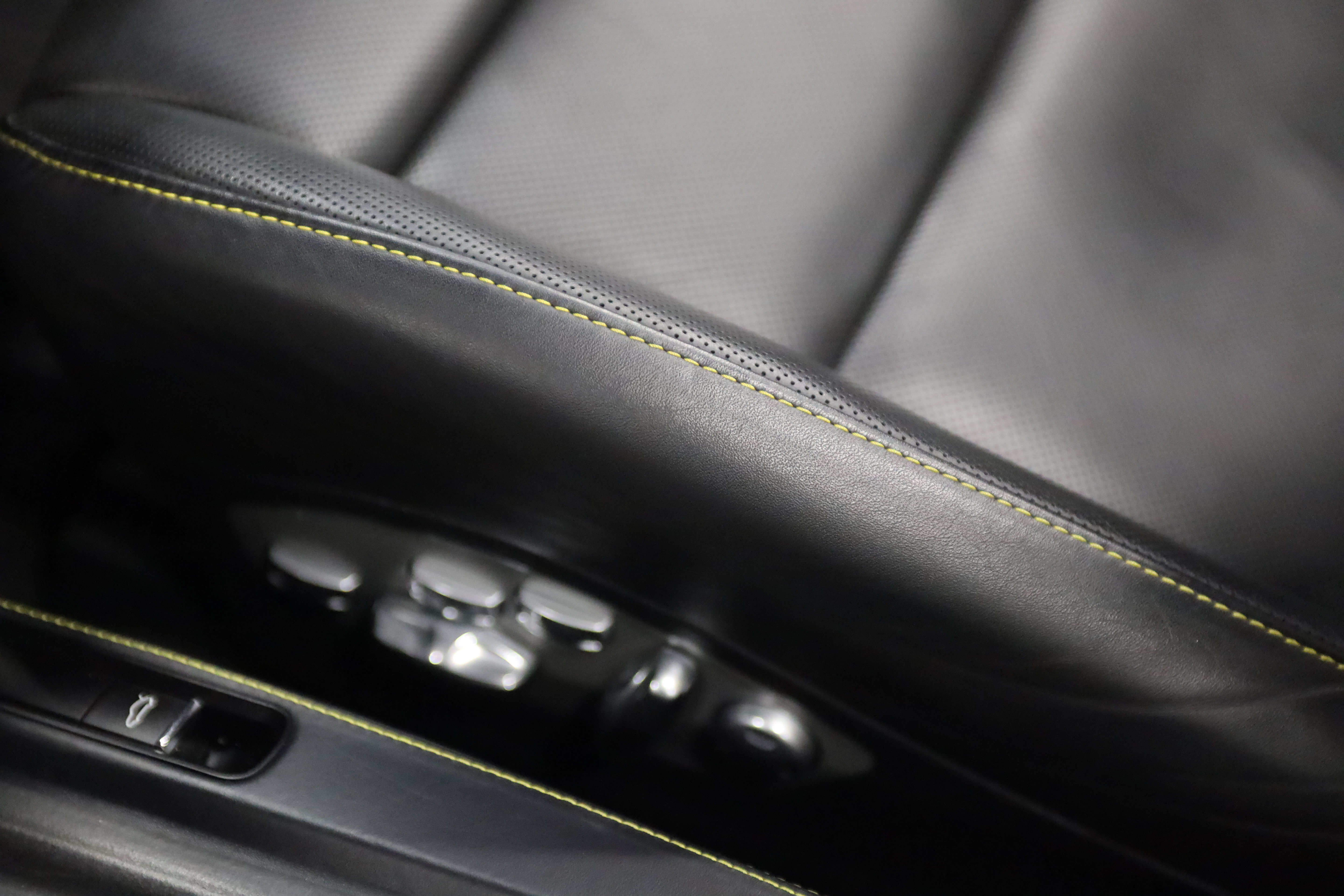Used 2015 Porsche 911 Turbo S AWD/4WD image 21