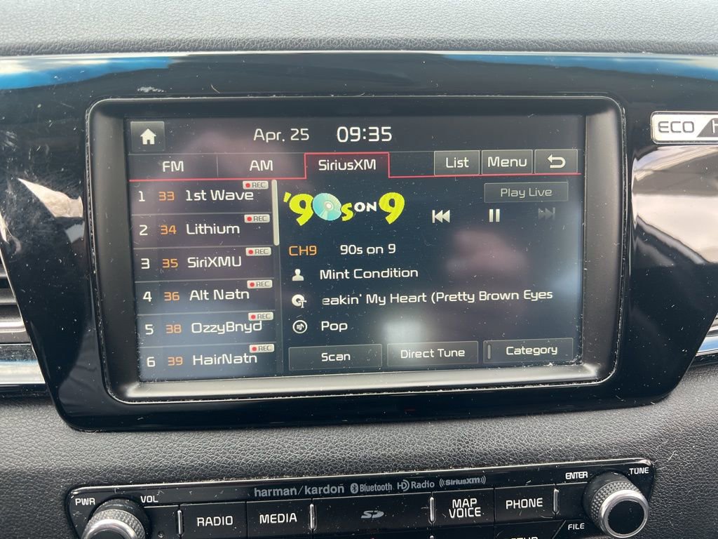 Used 2017 Kia Niro EX FWD image 31