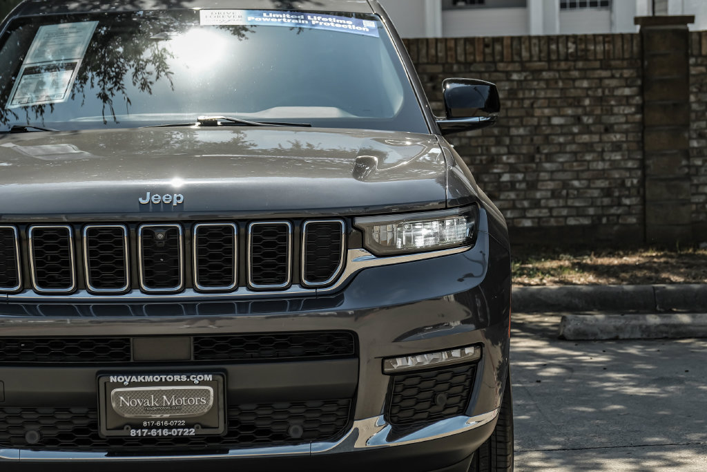 Used 2023 Jeep Grand Cherokee L Limited w/ Luxury Tech Group II AWD/4WD image 63