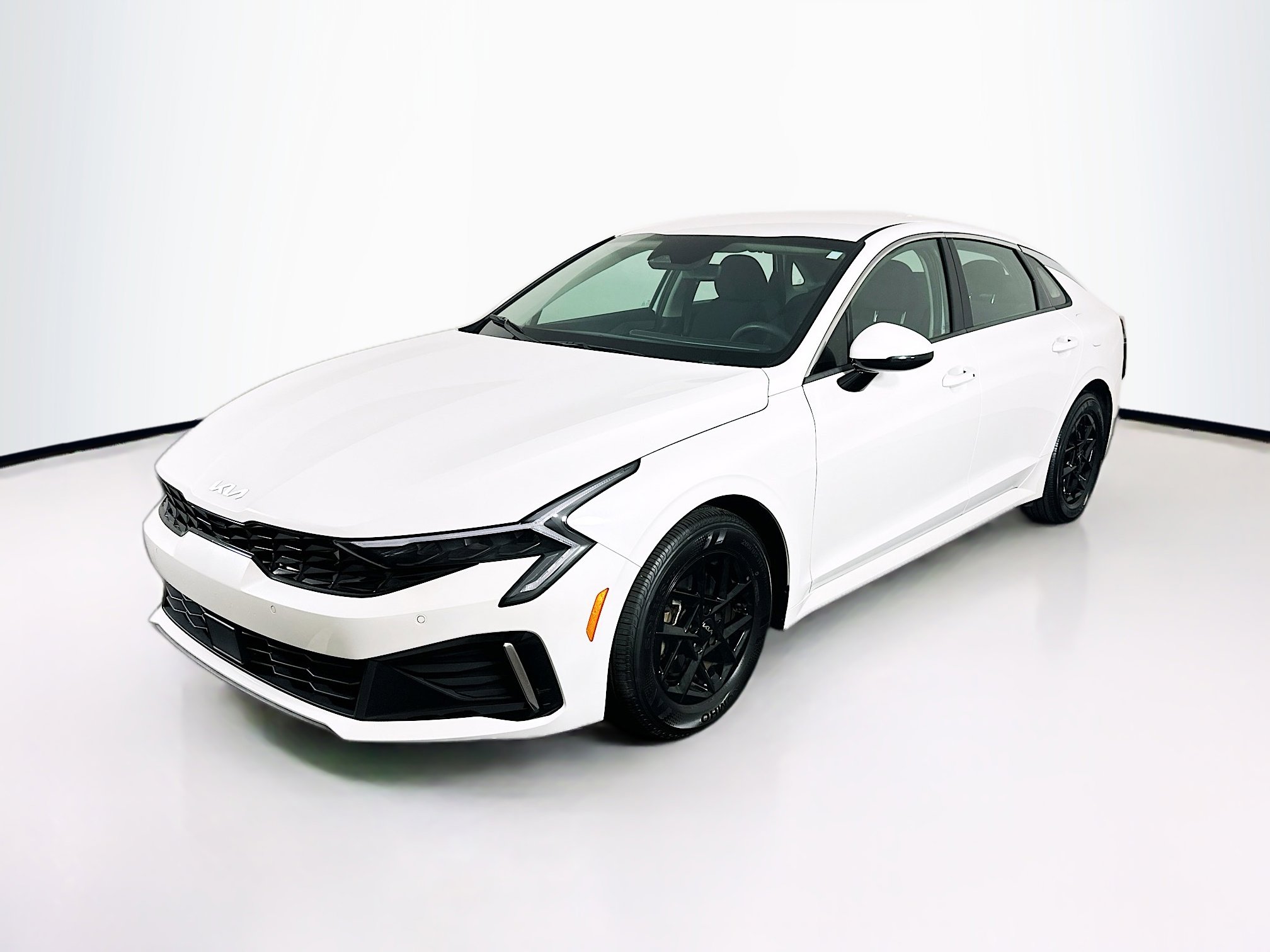 Used 2025 Kia K5 LXS image 3