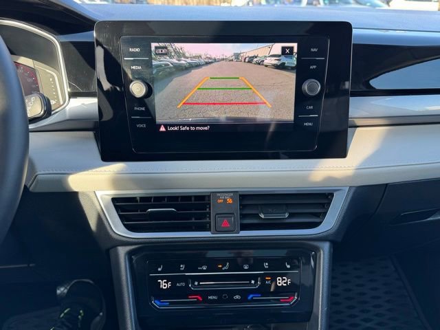 Certified 2025 Volkswagen Taos SEL w/ Black Wheel Plus Package image 28