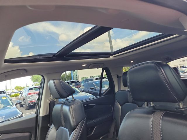 Certified 2025 Honda Pilot Touring image 16