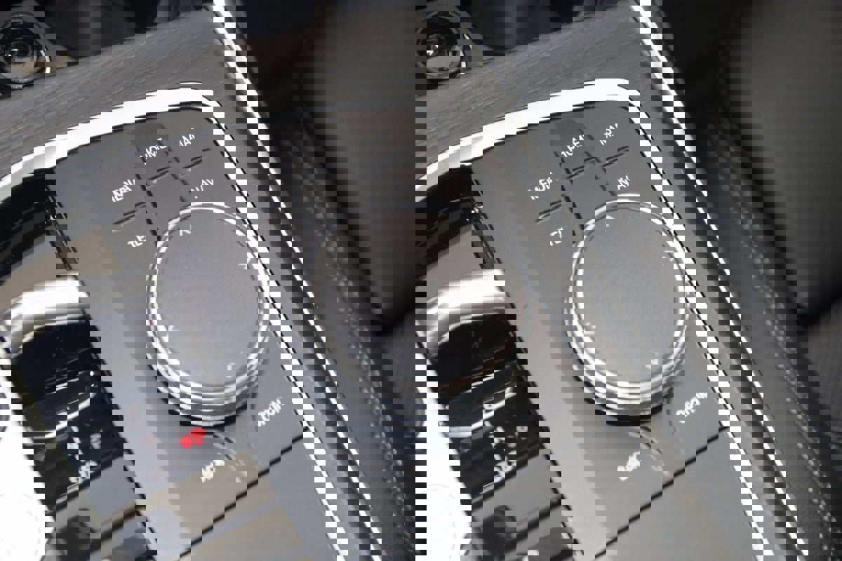 Used 2023 BMW 330e xDrive w/ Premium Package image 29