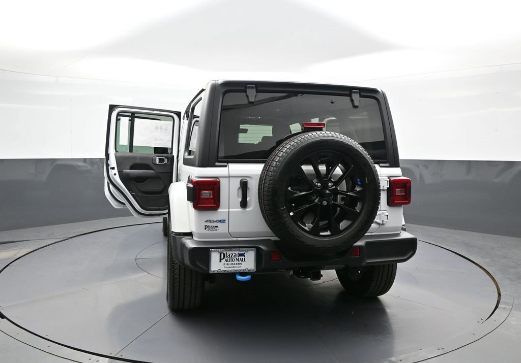 Used 2023 Jeep Wrangler Unlimited Sahara w/ Cold Weather Group image 52