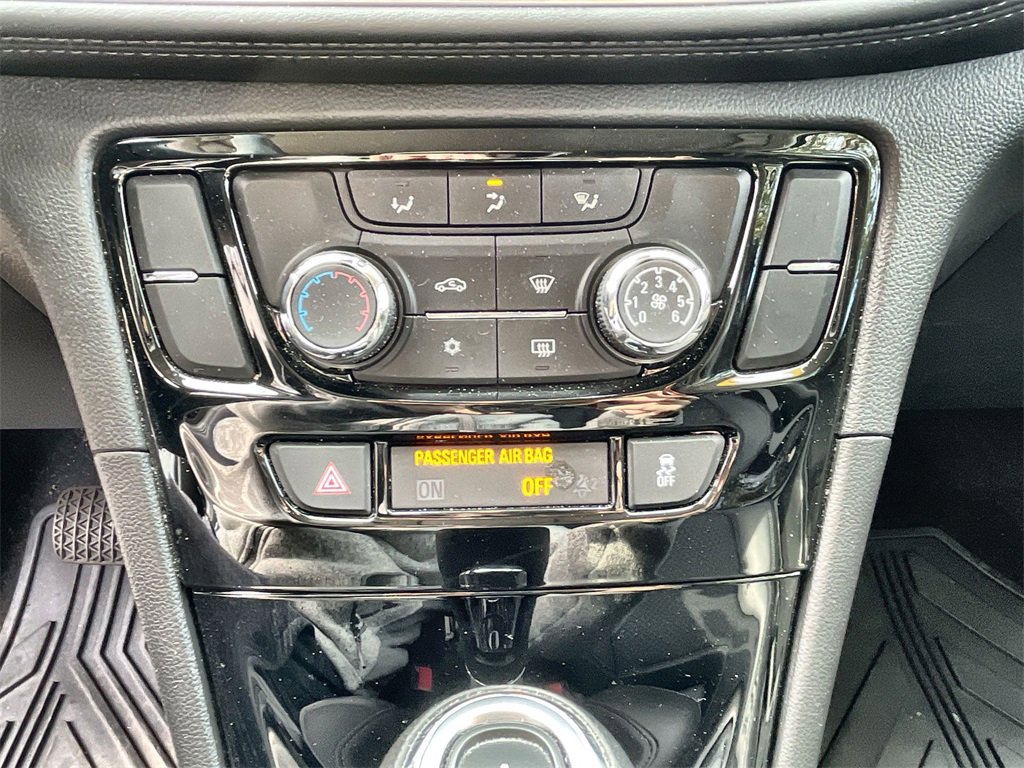 Used 2022 Buick Encore Preferred w/ Safety Package image 16