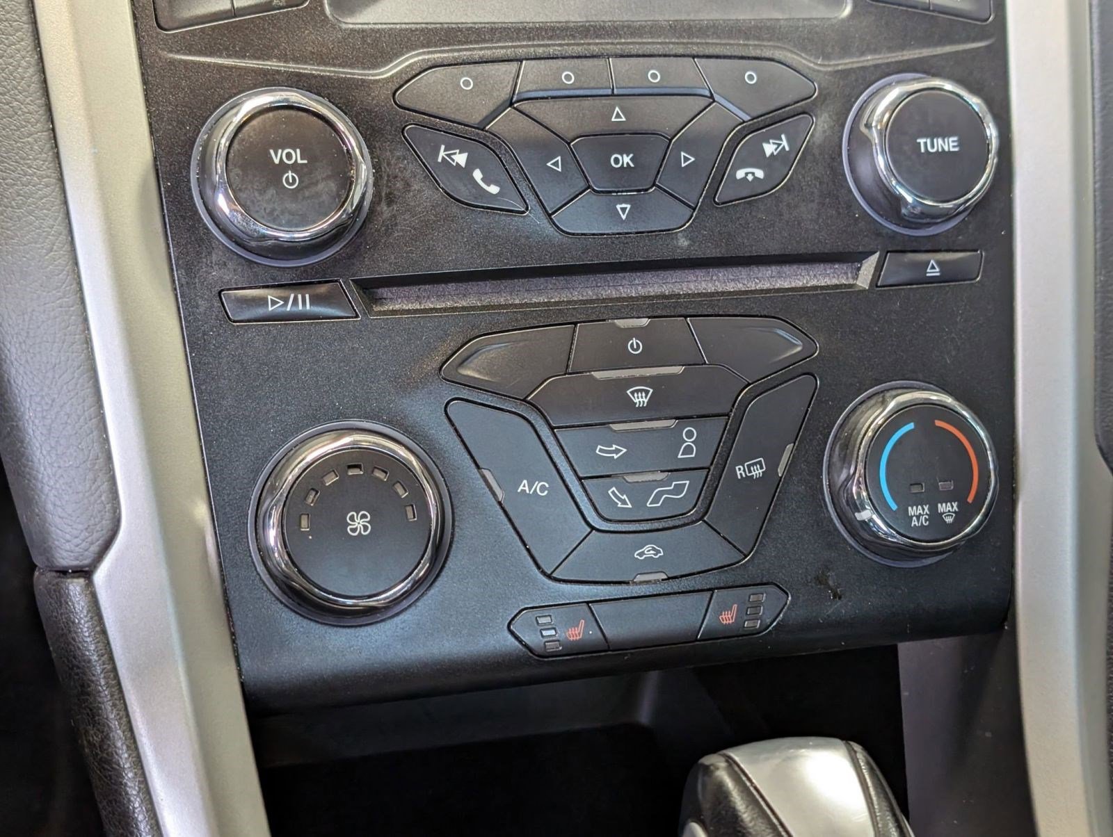 Used 2014 Ford Fusion SE w/ Equipment Group 202A image 23