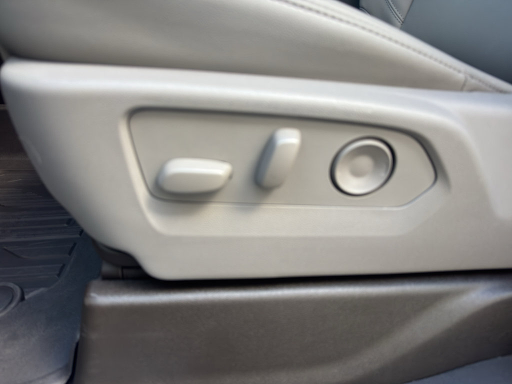 New 2026 GMC Sierra 1500 SLT w/ SLT Convenience Package image 21