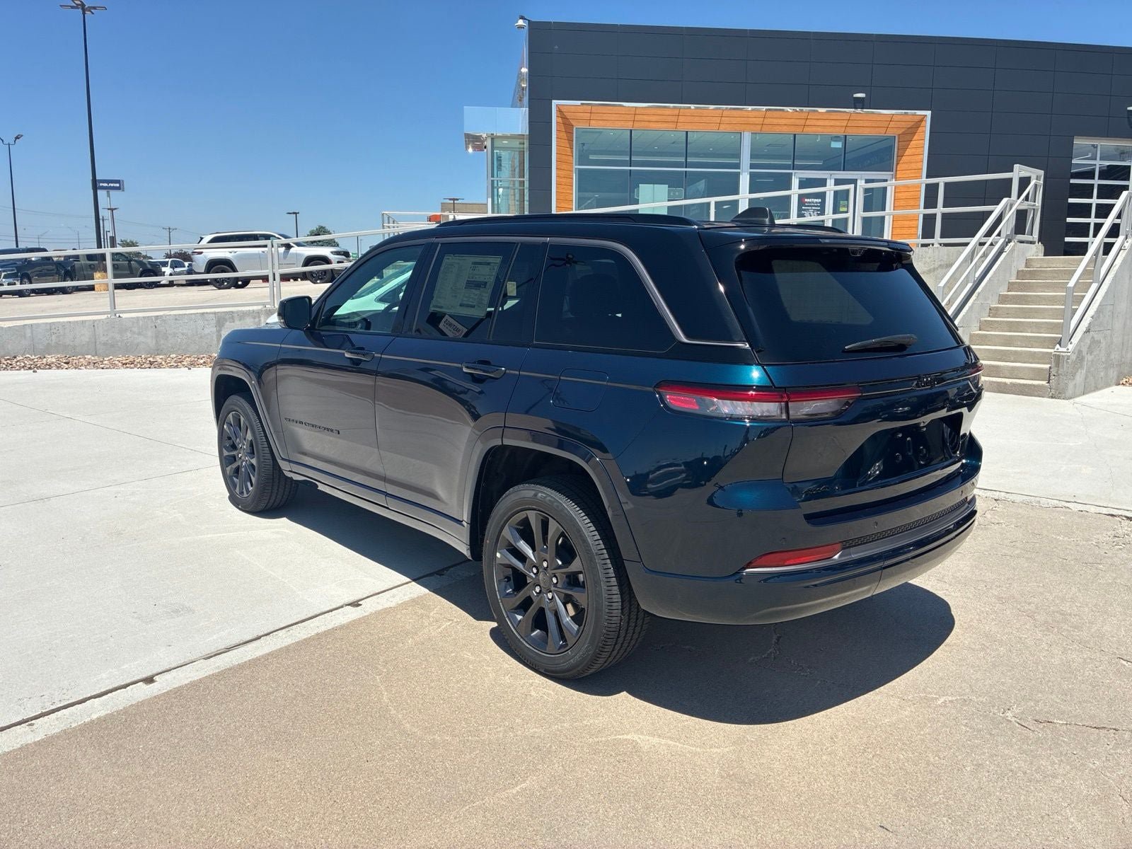 New 2026 Jeep Grand Cherokee Limited AWD/4WD image 3
