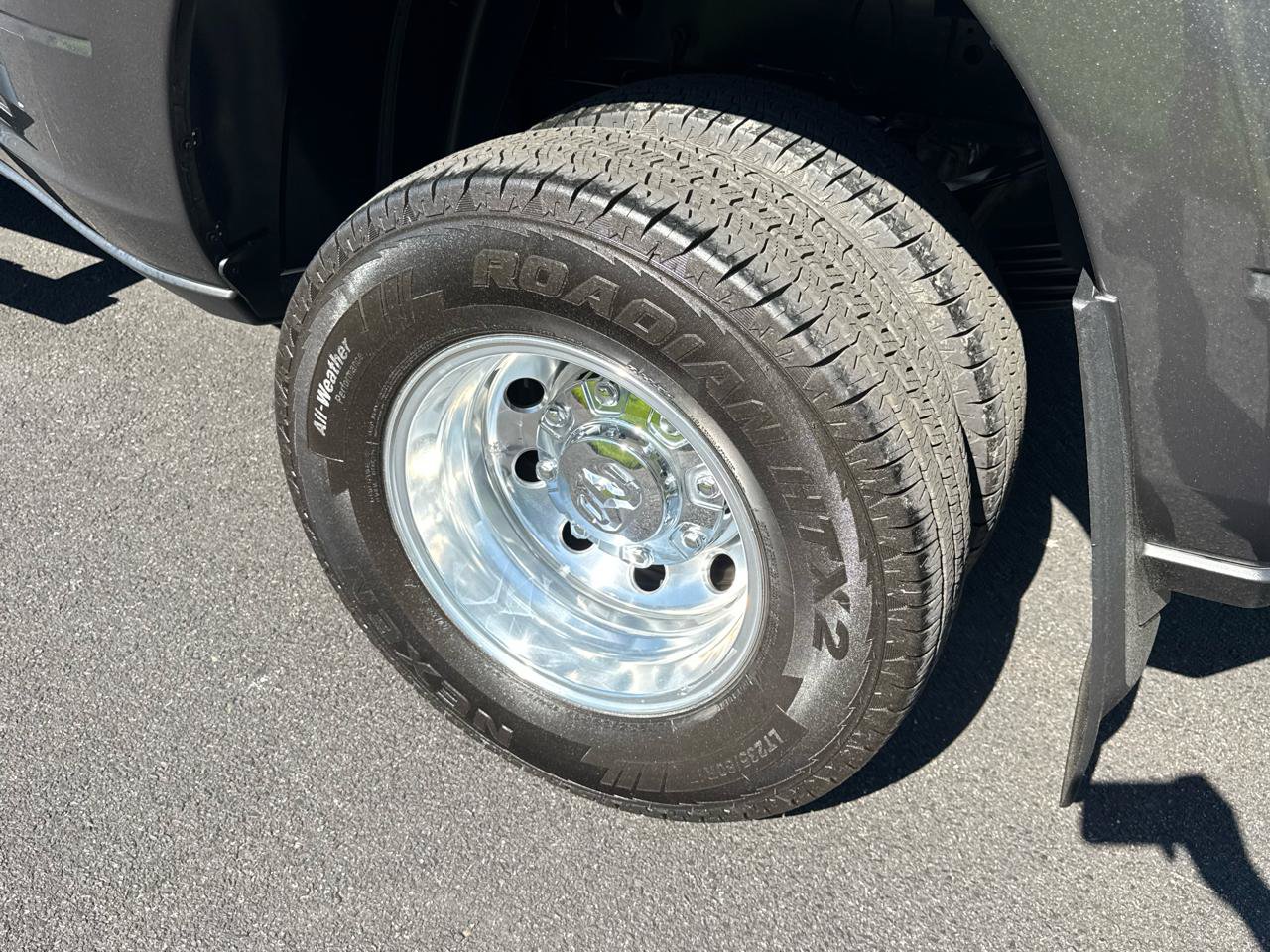 Used 2023 RAM 3500 Laramie AWD/4WD image 32