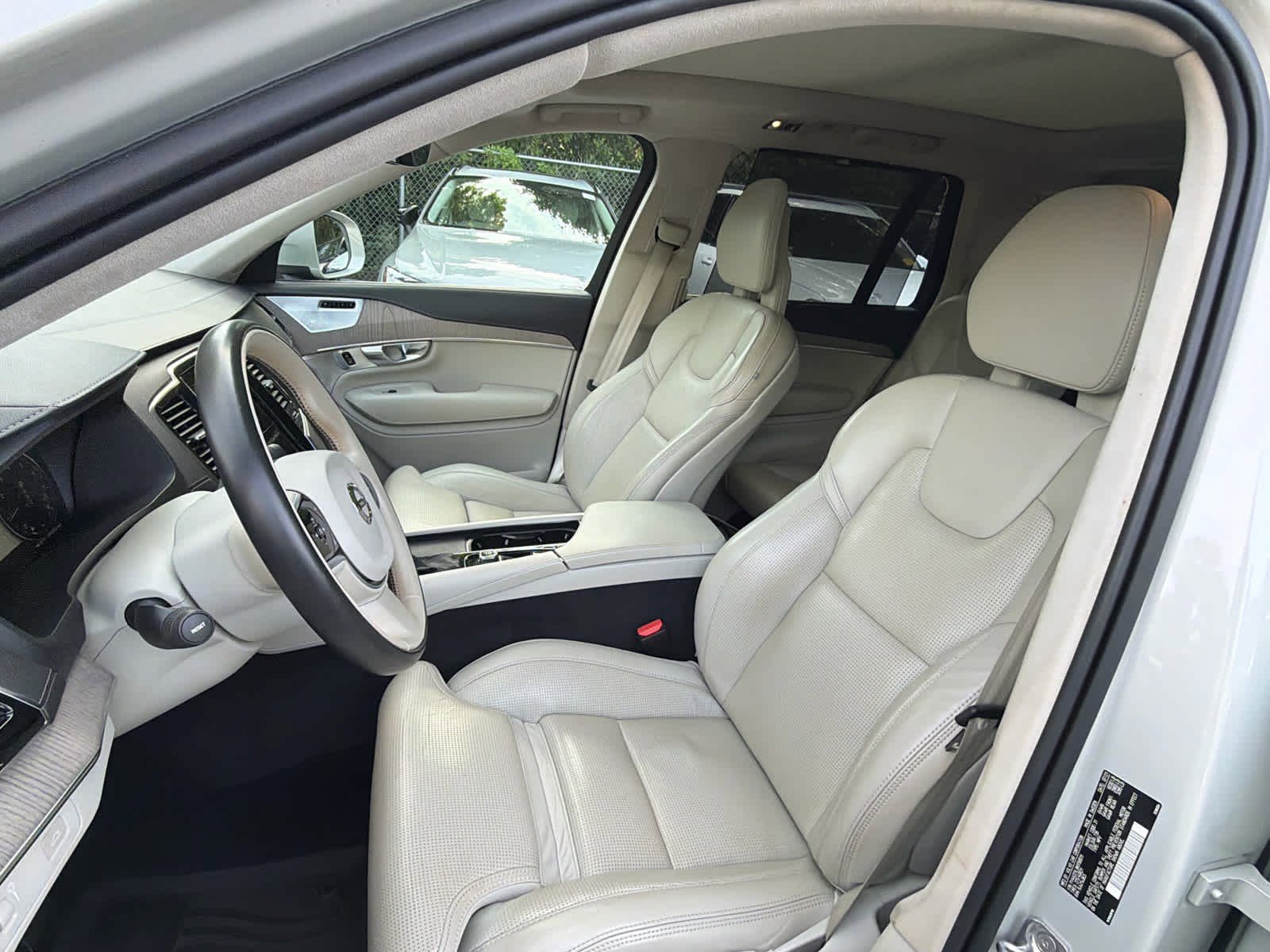 Used 2022 Volvo XC90 T6 Inscription w/ Lounge Package AWD/4WD image 26