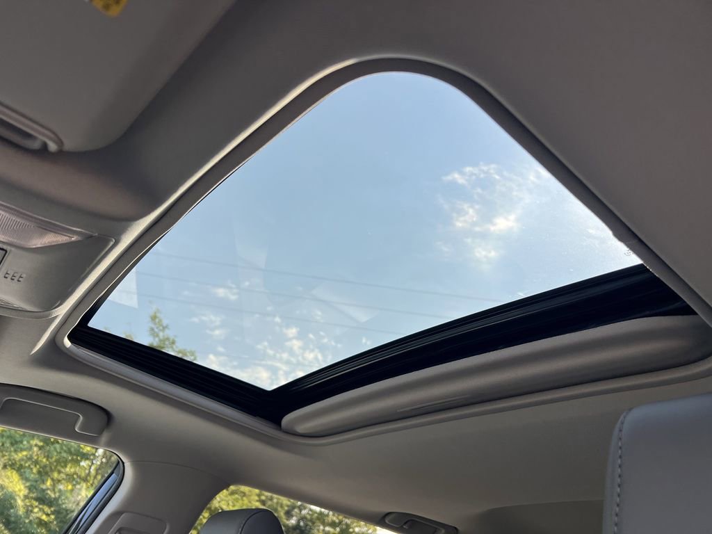 Used 2022 Toyota RAV4 XLE Premium image 27