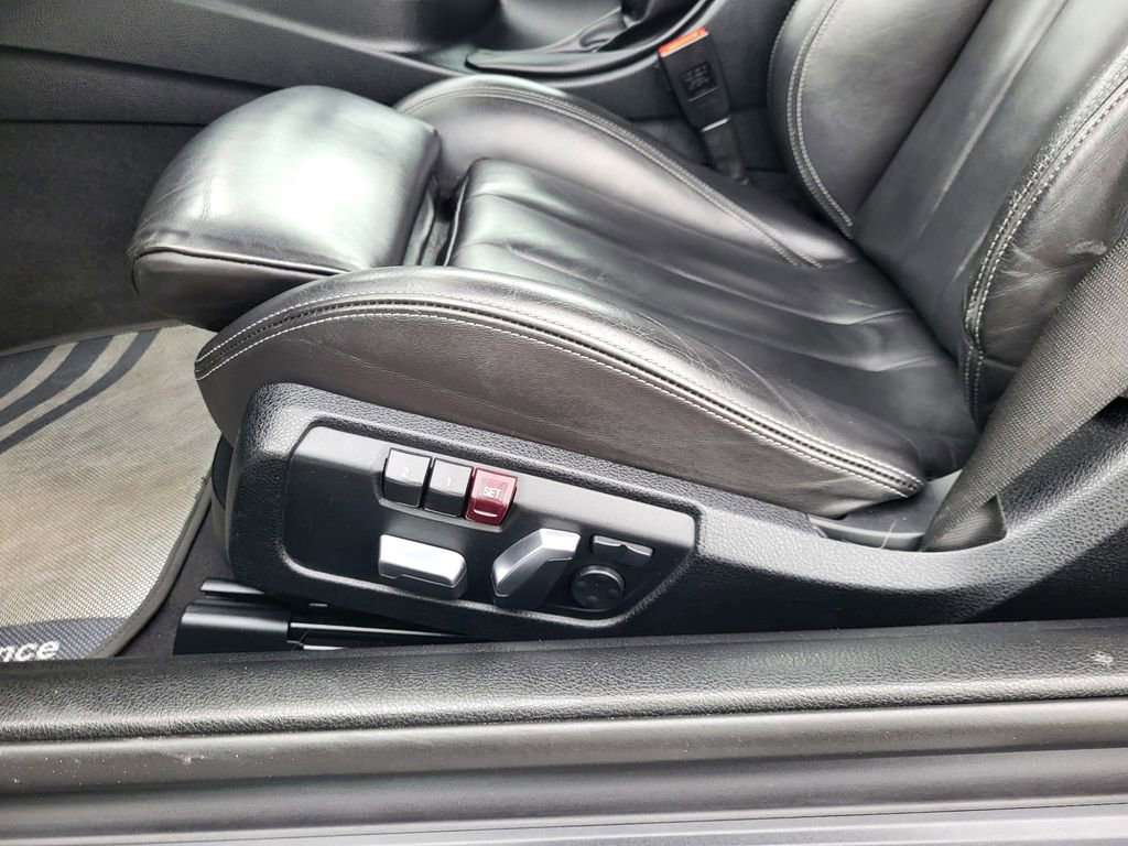 Used 2020 BMW M4 Convertible RWD image 13