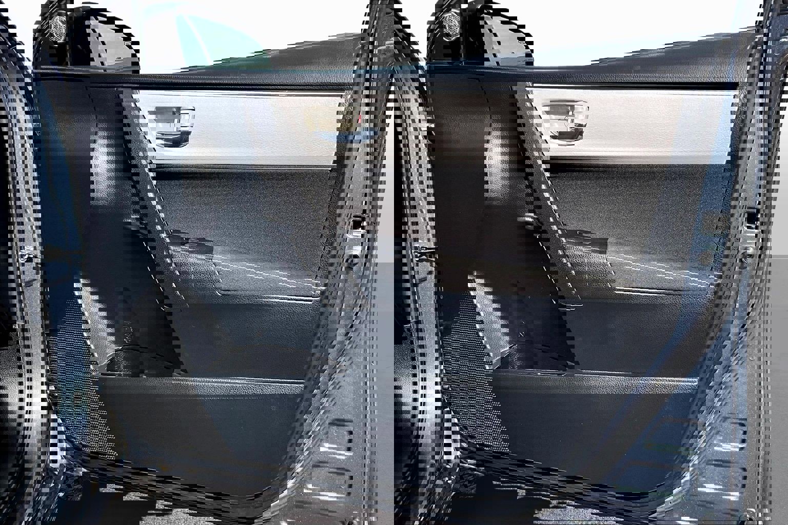 Used 2019 Toyota Corolla L image 17