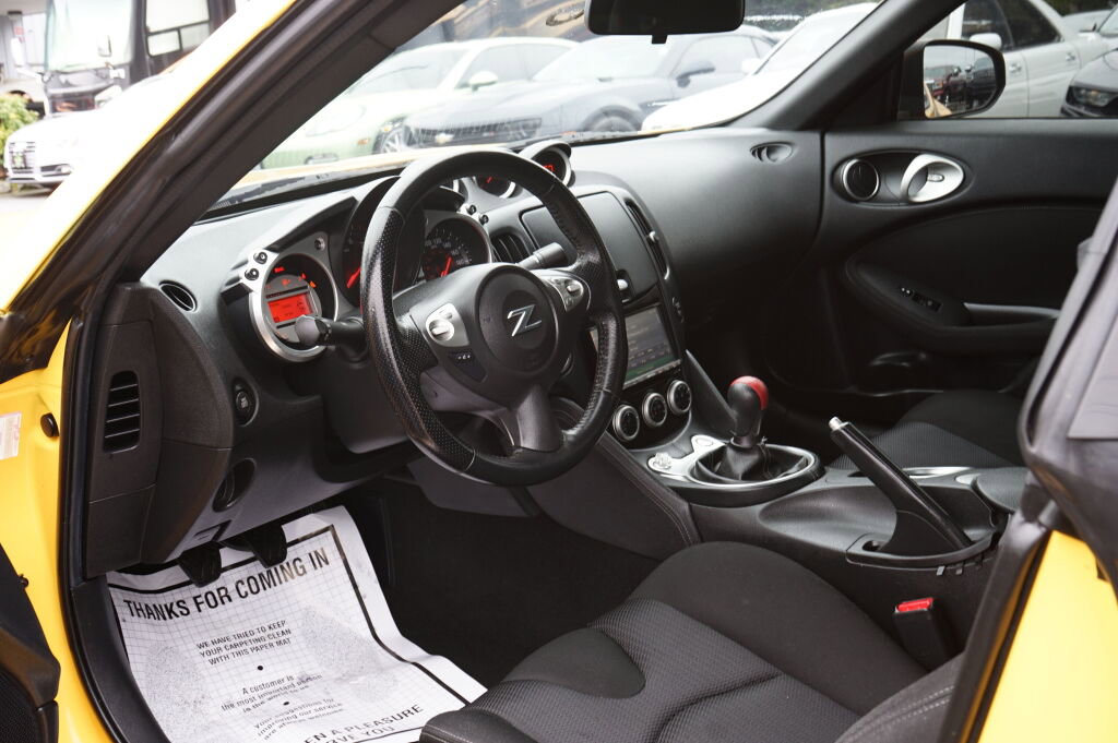 Used 2009 Nissan 370Z Coupe image 14