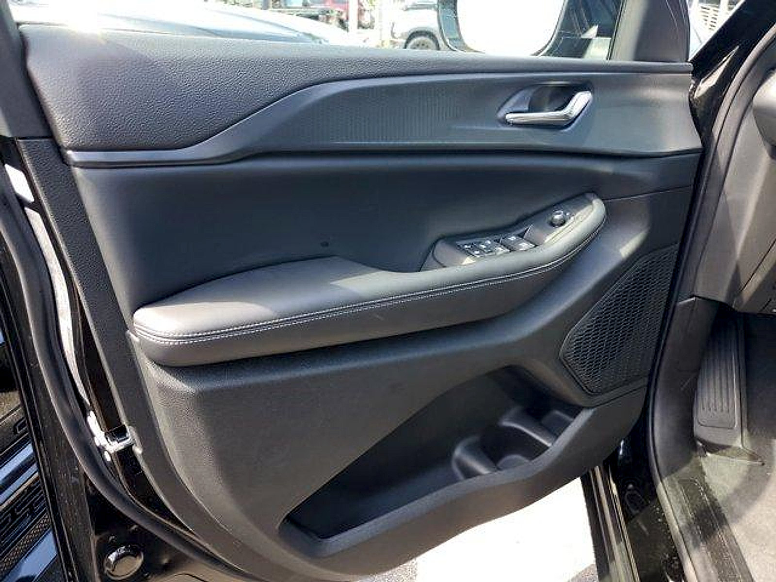 New 2024 Jeep Grand Cherokee L Altitude RWD image 10