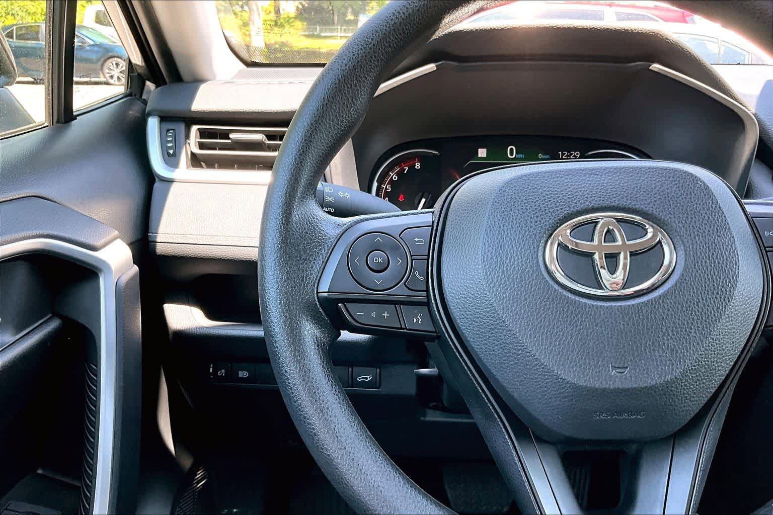 Certified 2025 Toyota RAV4 XLE w/ Convenience Package FWD image 24