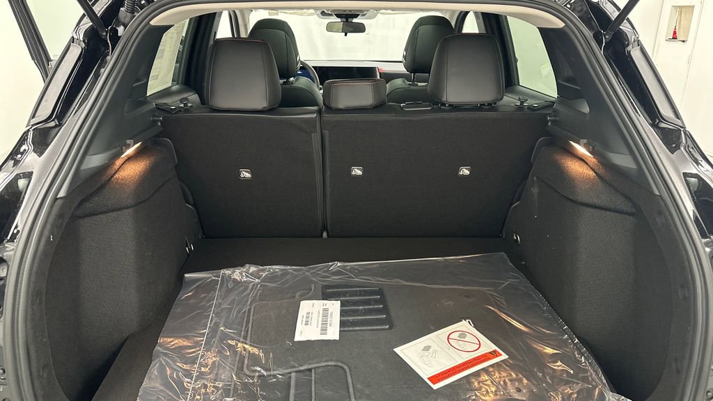New 2025 Nissan Kicks SR w/ SR Premium Package AWD/4WD image 11