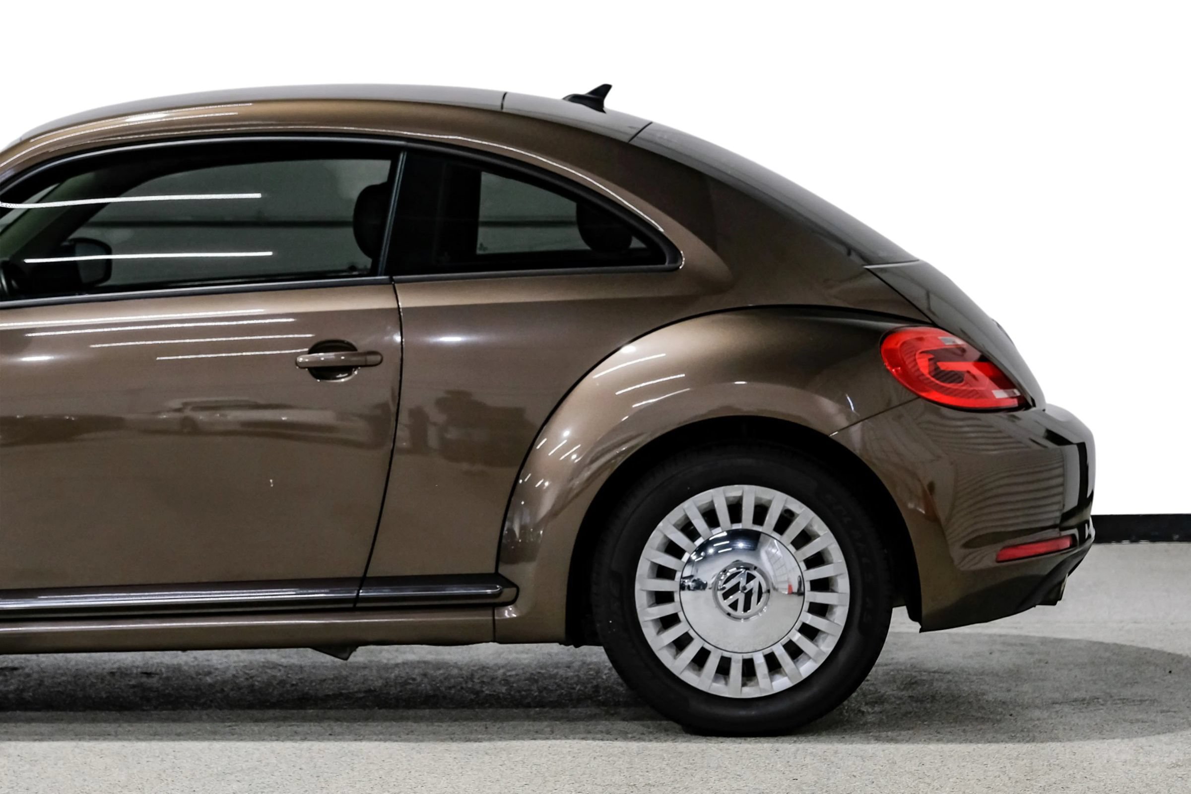 Used 2014 Volkswagen Beetle 1.8T FWD image 11