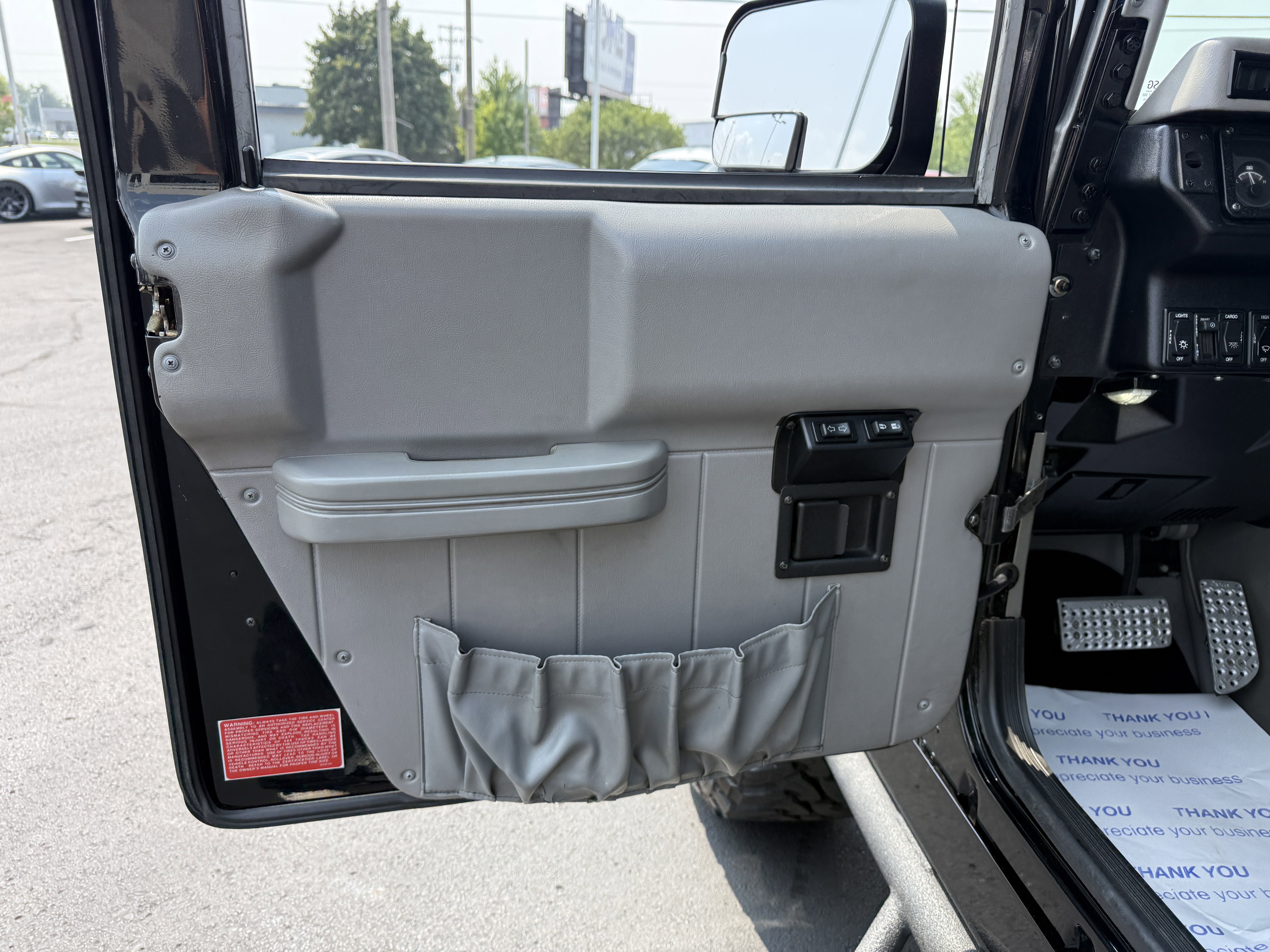 Used 2001 HUMMER H1 4-Door Wagon image 12