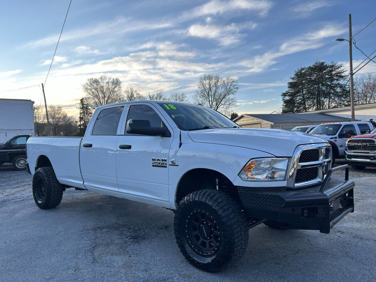 Used 2018 RAM 2500 Tradesman w/ Chrome Appearance Group image 4