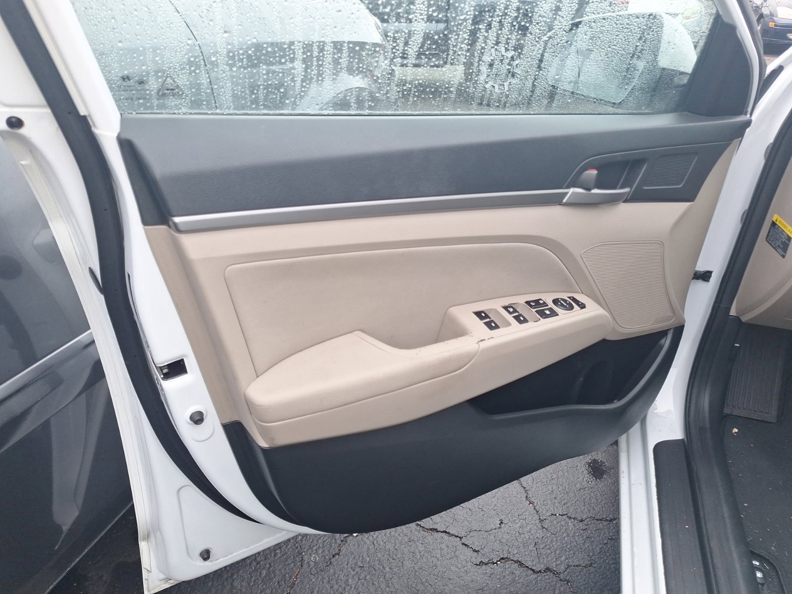 Used 2018 Hyundai Elantra Value Edition w/ Cargo Package FWD image 12