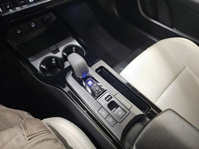 Used 2025 Toyota Prius XLE image 22