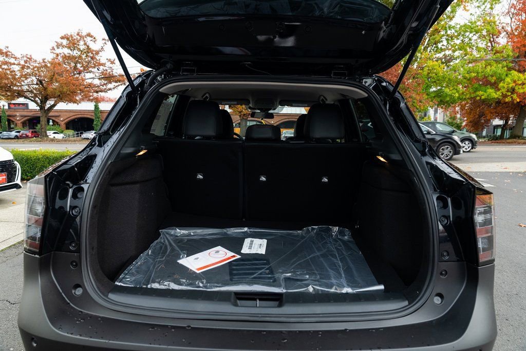 New 2026 Nissan Kicks SR w/ Cold Weather Package AWD/4WD image 7