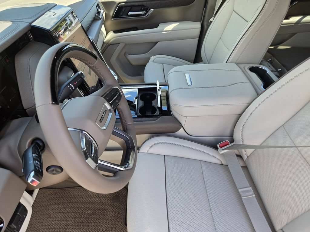 New 2026 GMC Yukon XL Denali w/ Denali Reserve Package AWD/4WD image 8