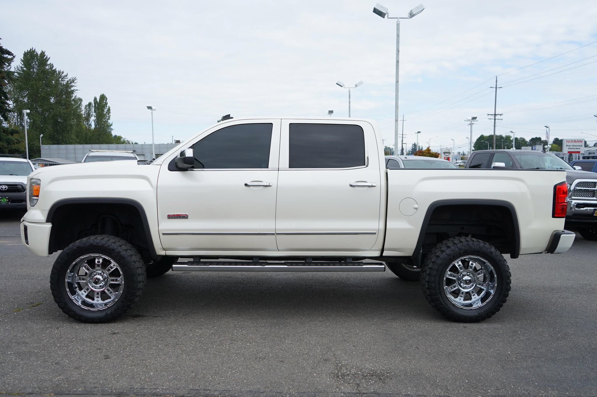 Used 2014 GMC Sierra 1500 SLT AWD/4WD image 2