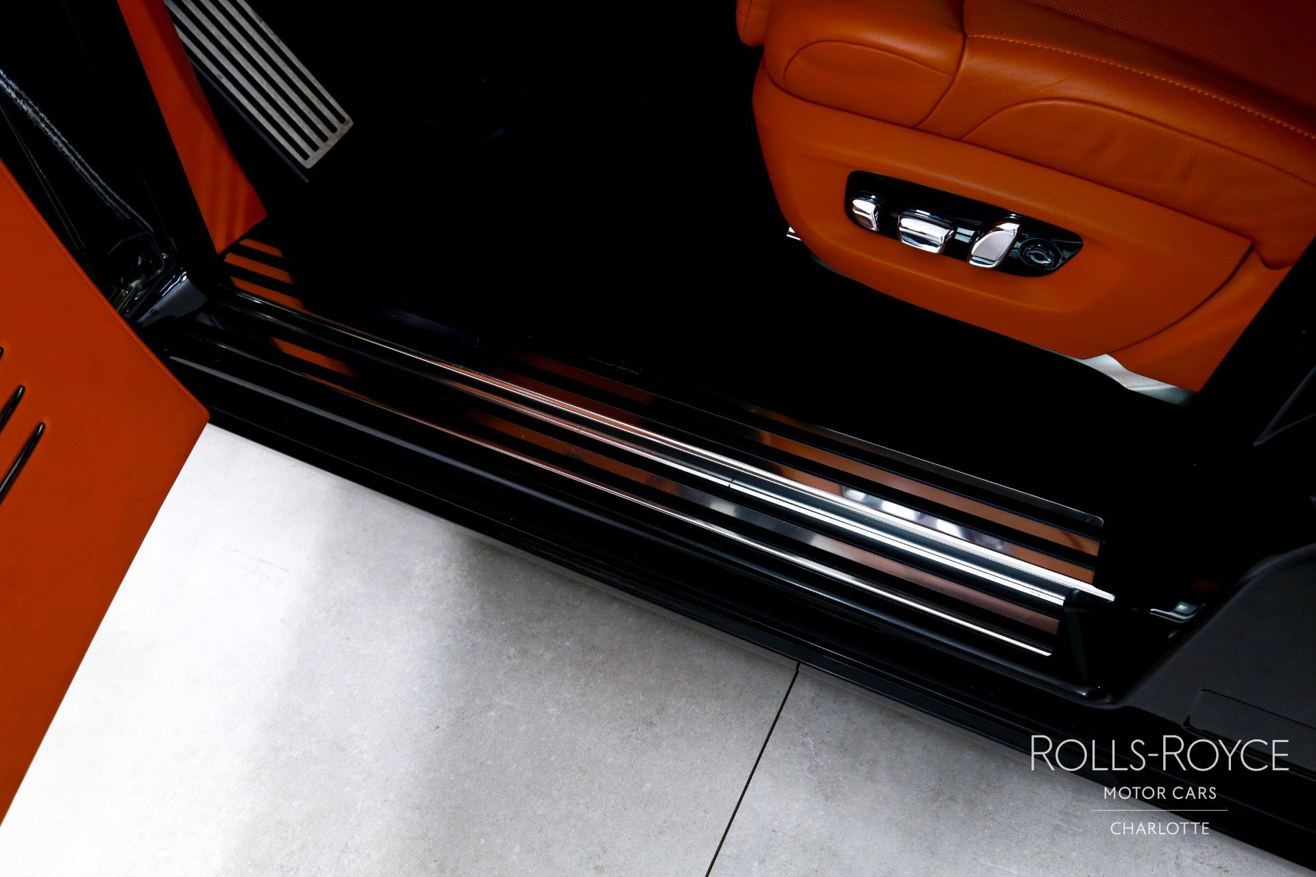 Used 2018 Rolls-Royce Phantom Sedan image 17
