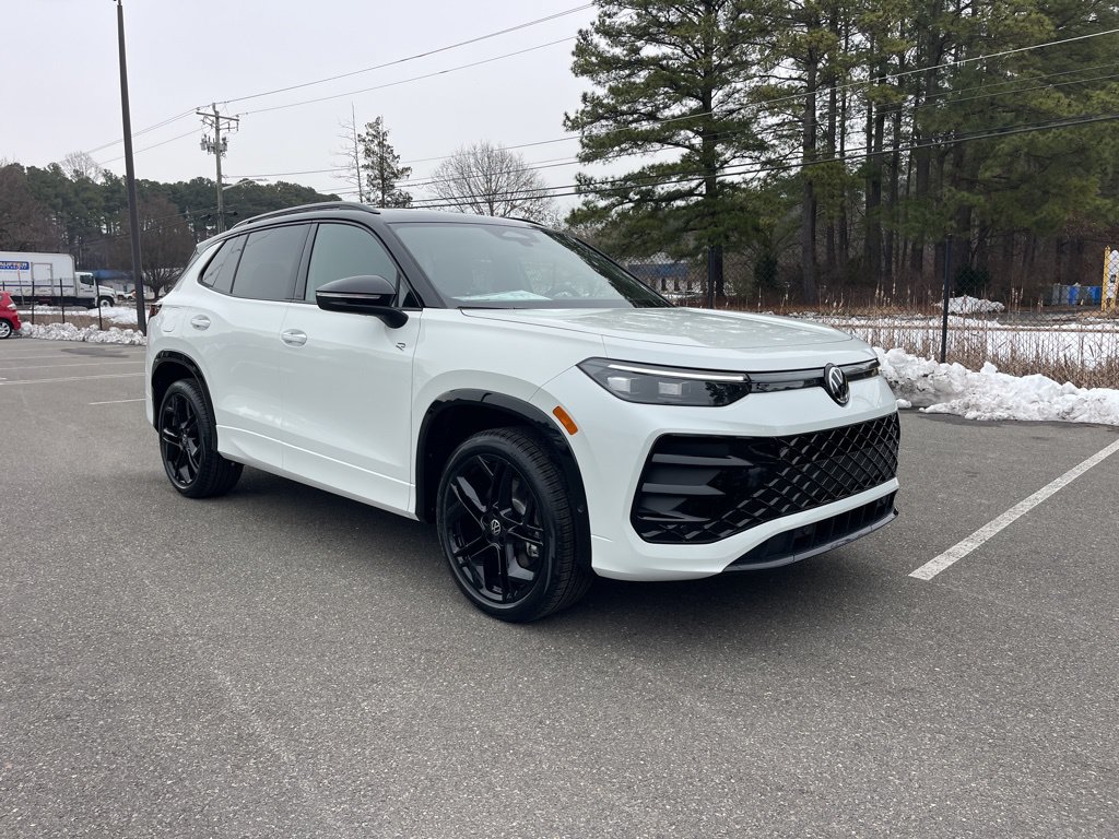 New 2026 Volkswagen Tiguan SE R-Line AWD/4WD image 4