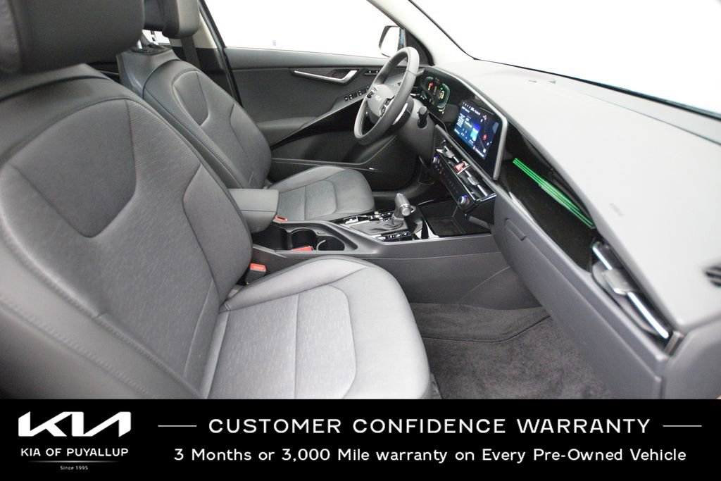 Certified 2024 Kia Niro SX image 16