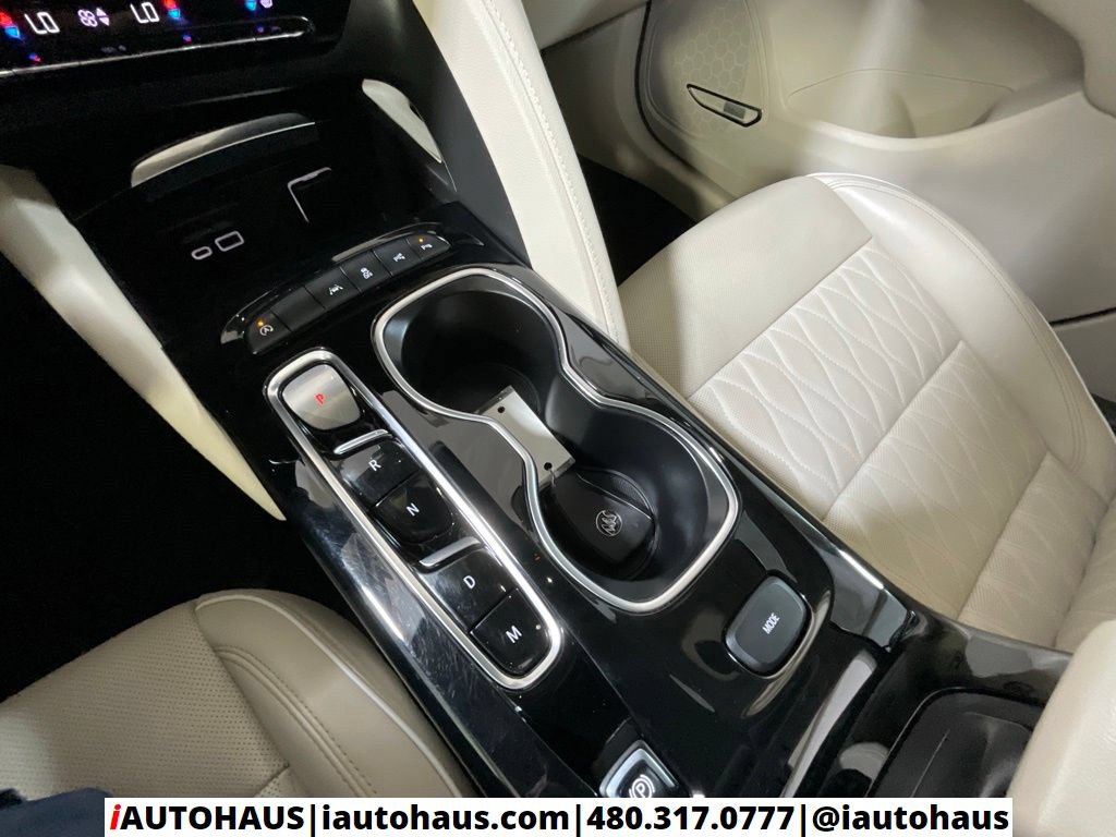 Used 2022 Buick Envision Avenir w/ Technology Package II FWD image 32