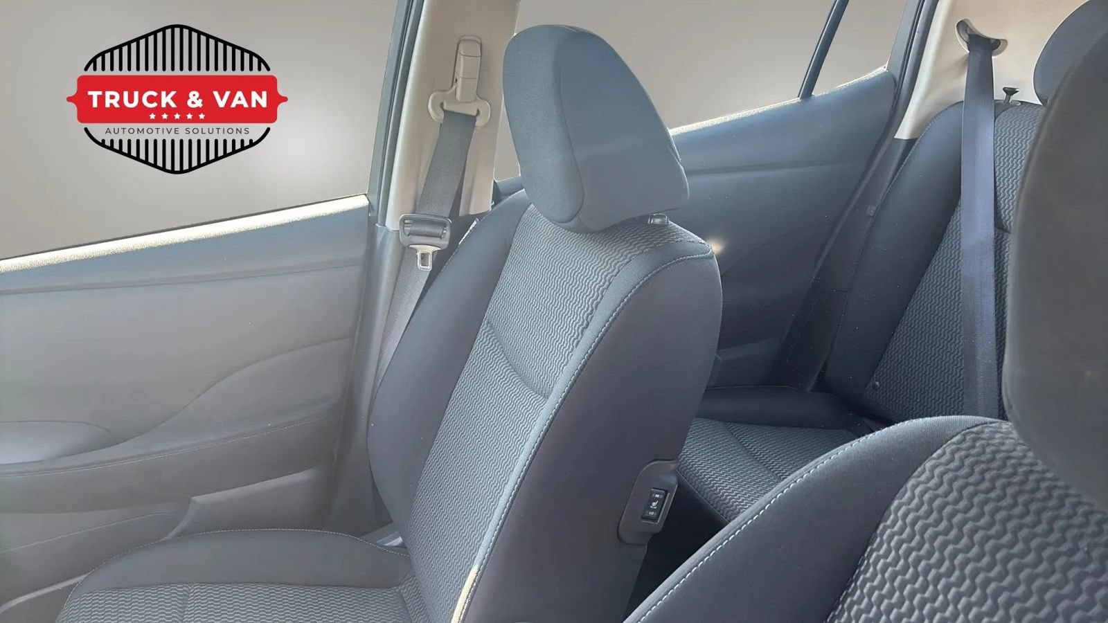 Used 2015 Nissan Leaf S FWD image 18