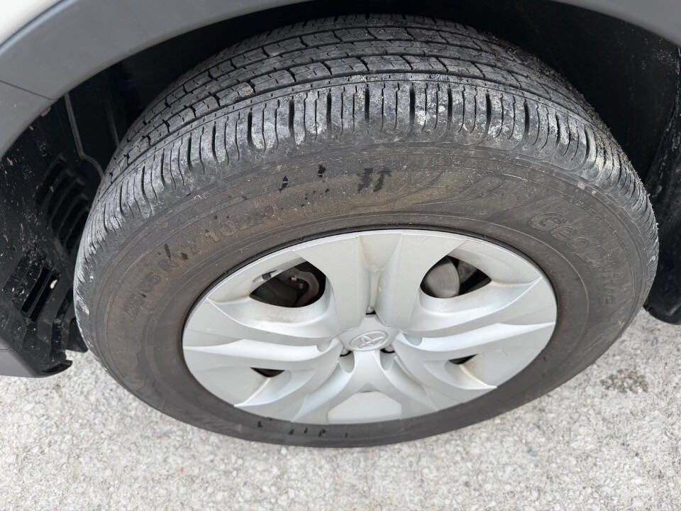 Used 2014 Toyota RAV4 LE FWD image 11