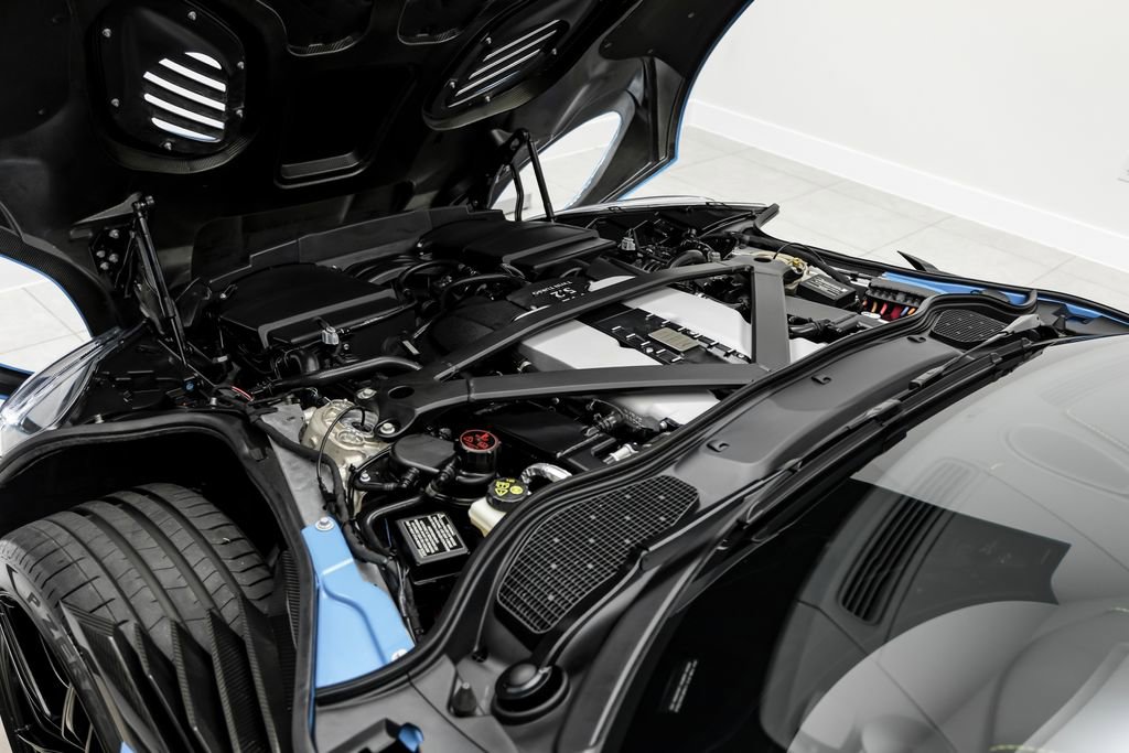 Used 2022 Aston Martin DBS Superleggera RWD image 37