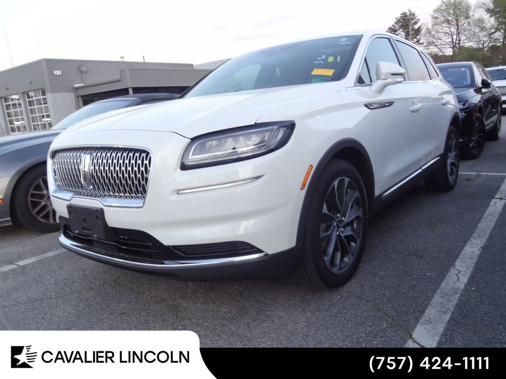 Used 2023 Lincoln Nautilus Reserve image 3