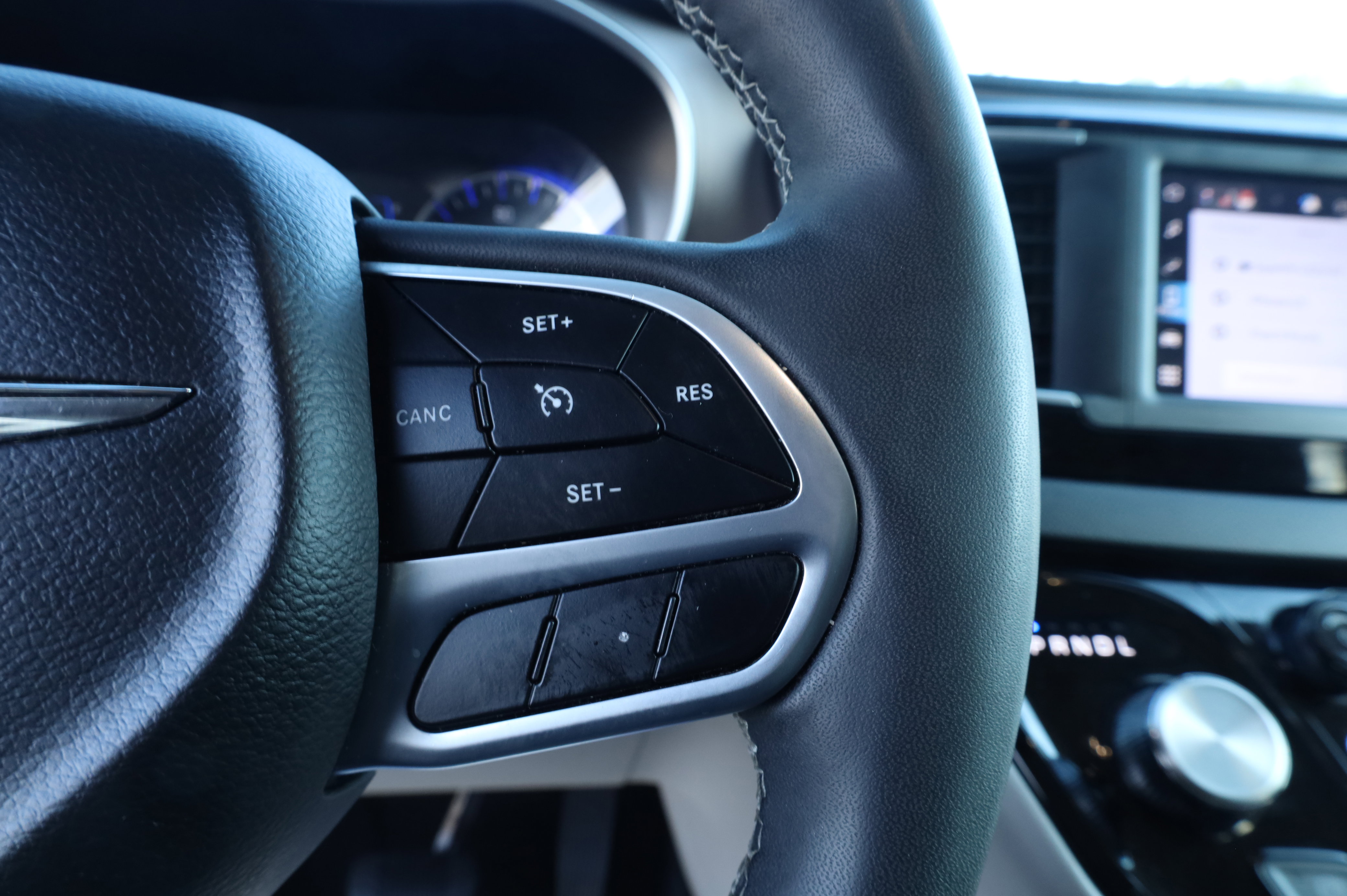 Used 2023 Chrysler Voyager LX image 26