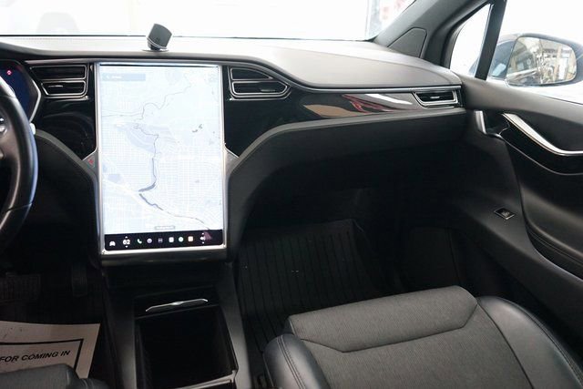 Used 2017 Tesla Model X 75D image 12