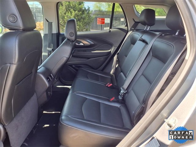 Used 2024 GMC Terrain SLT image 21