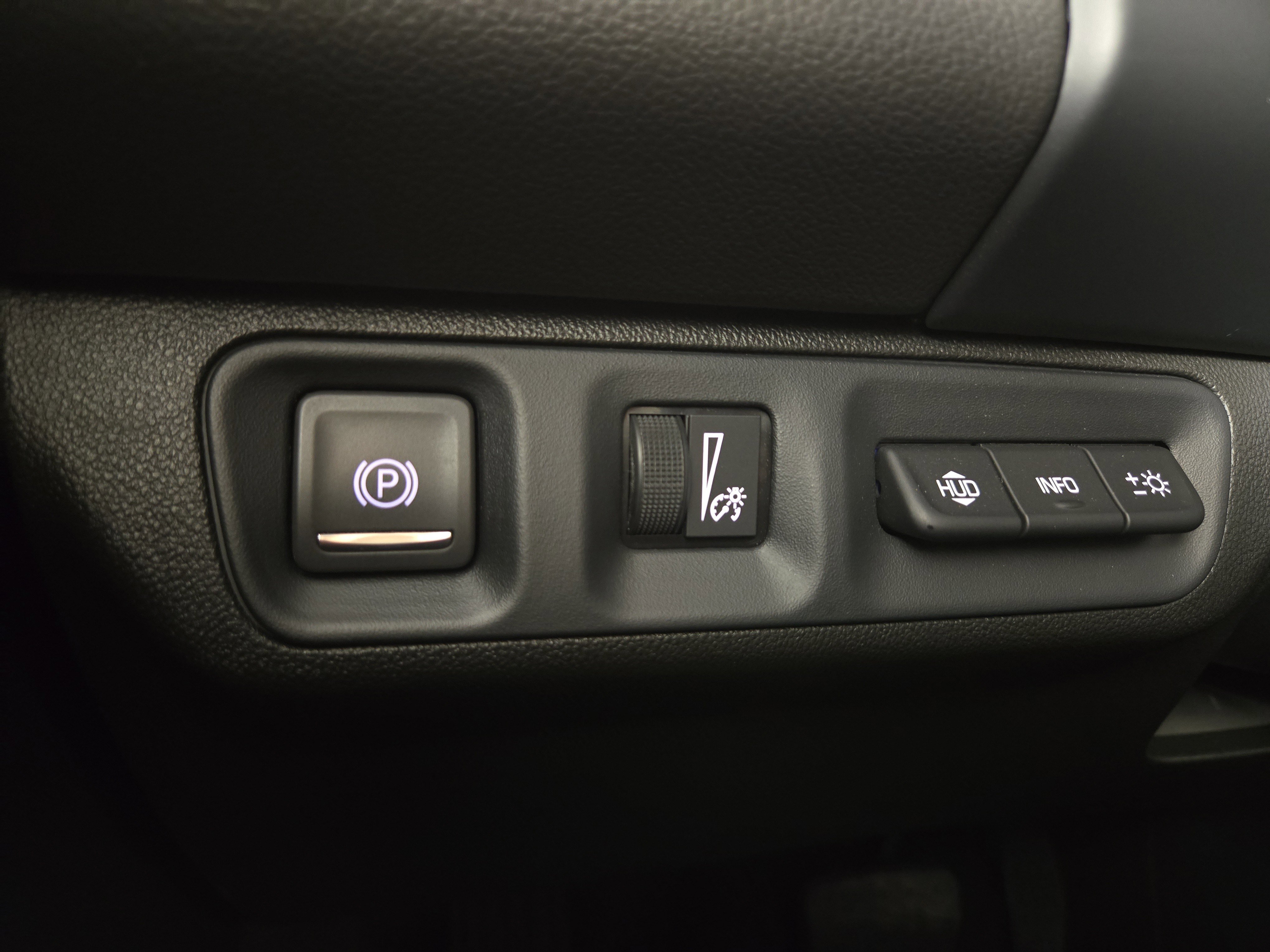 Used 2023 GMC Acadia AT4 w/ GMC Pro Grade Package image 27