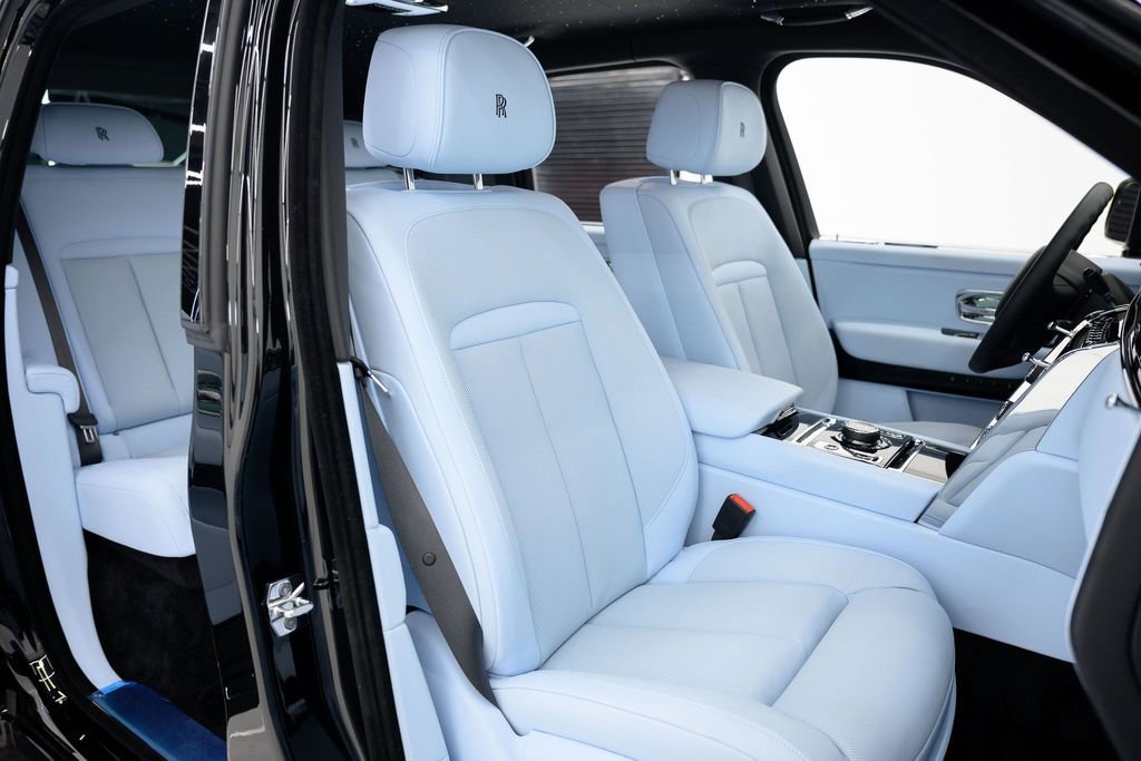 Used 2025 Rolls-Royce Cullinan image 51