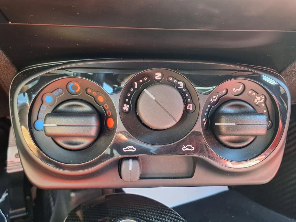 Used 2015 Alfa Romeo 4C Coupe w/ Leather Interior Group image 16