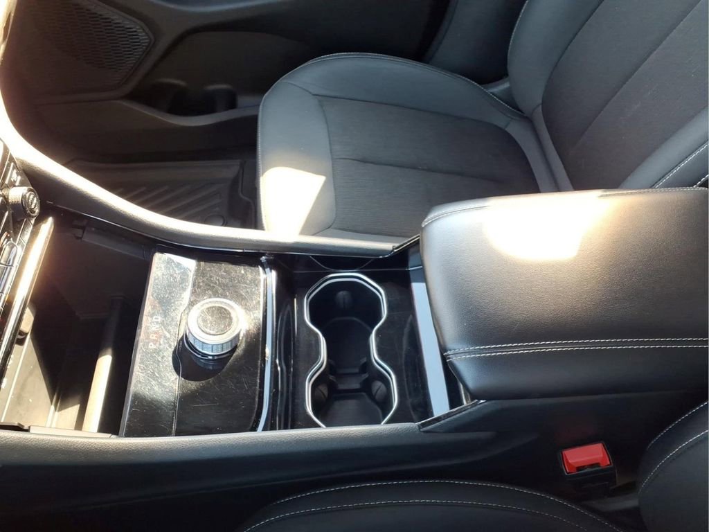 Used 2023 Jeep Grand Cherokee Laredo image 13