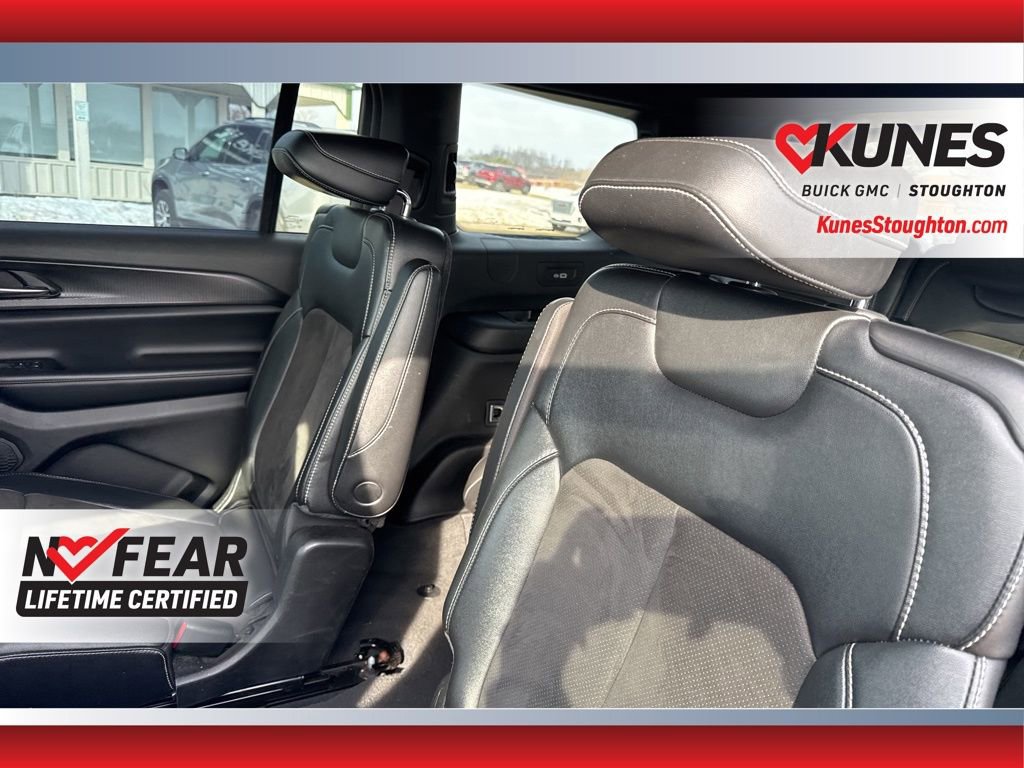 Used 2023 Jeep Grand Cherokee L Laredo image 35