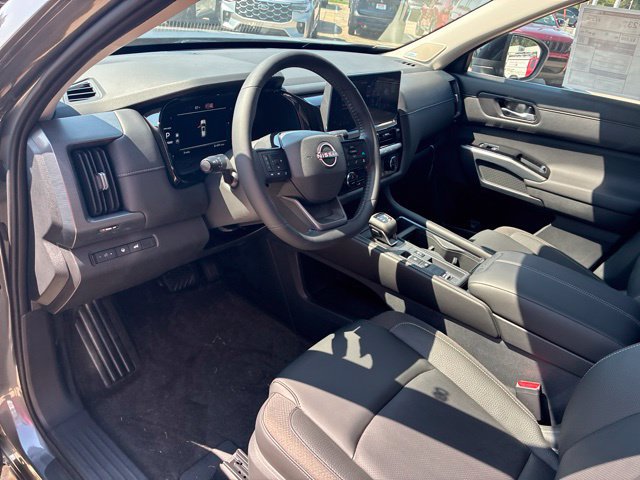 New 2026 Nissan Pathfinder SL w/ SL Premium Package FWD image 10