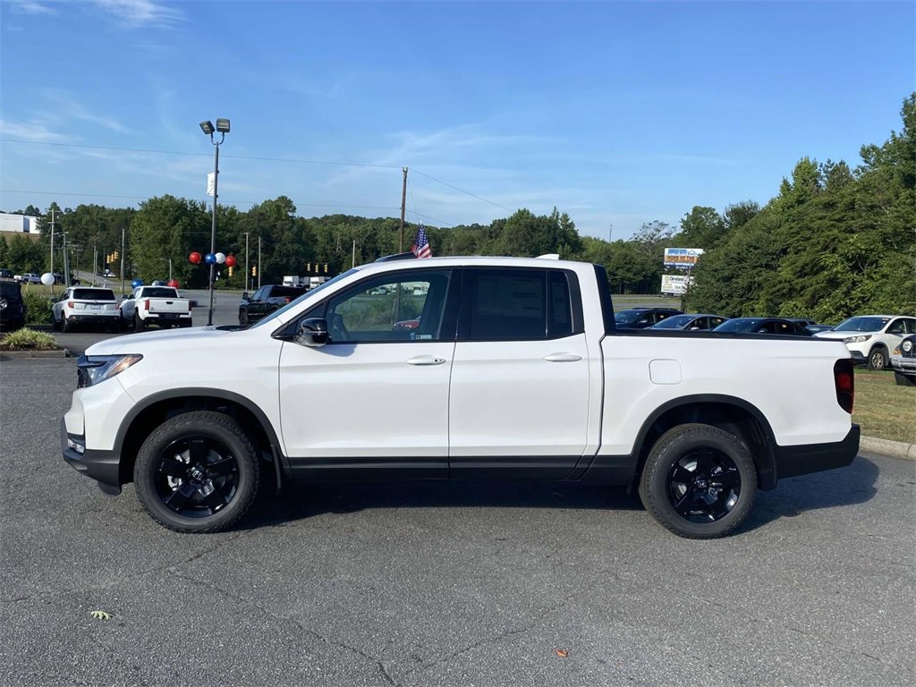 New 2025 Honda Ridgeline Black Edition image 2