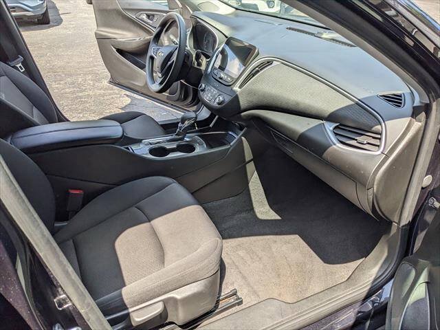 Used 2023 Chevrolet Malibu LT FWD image 12