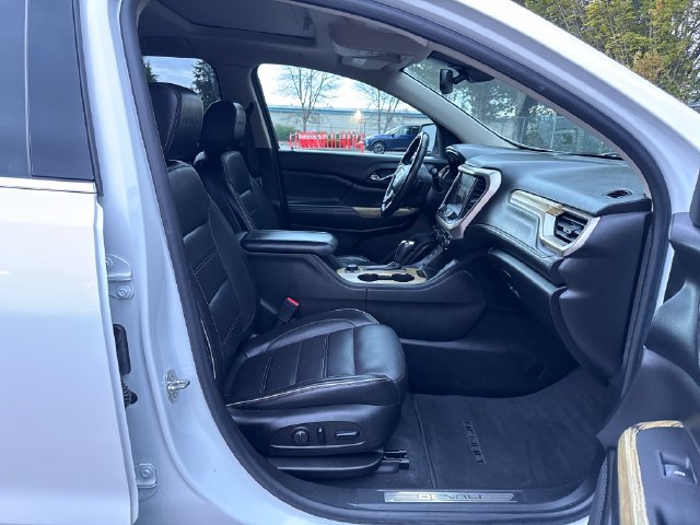 Used 2018 GMC Acadia Denali w/ Technology Package AWD/4WD image 9