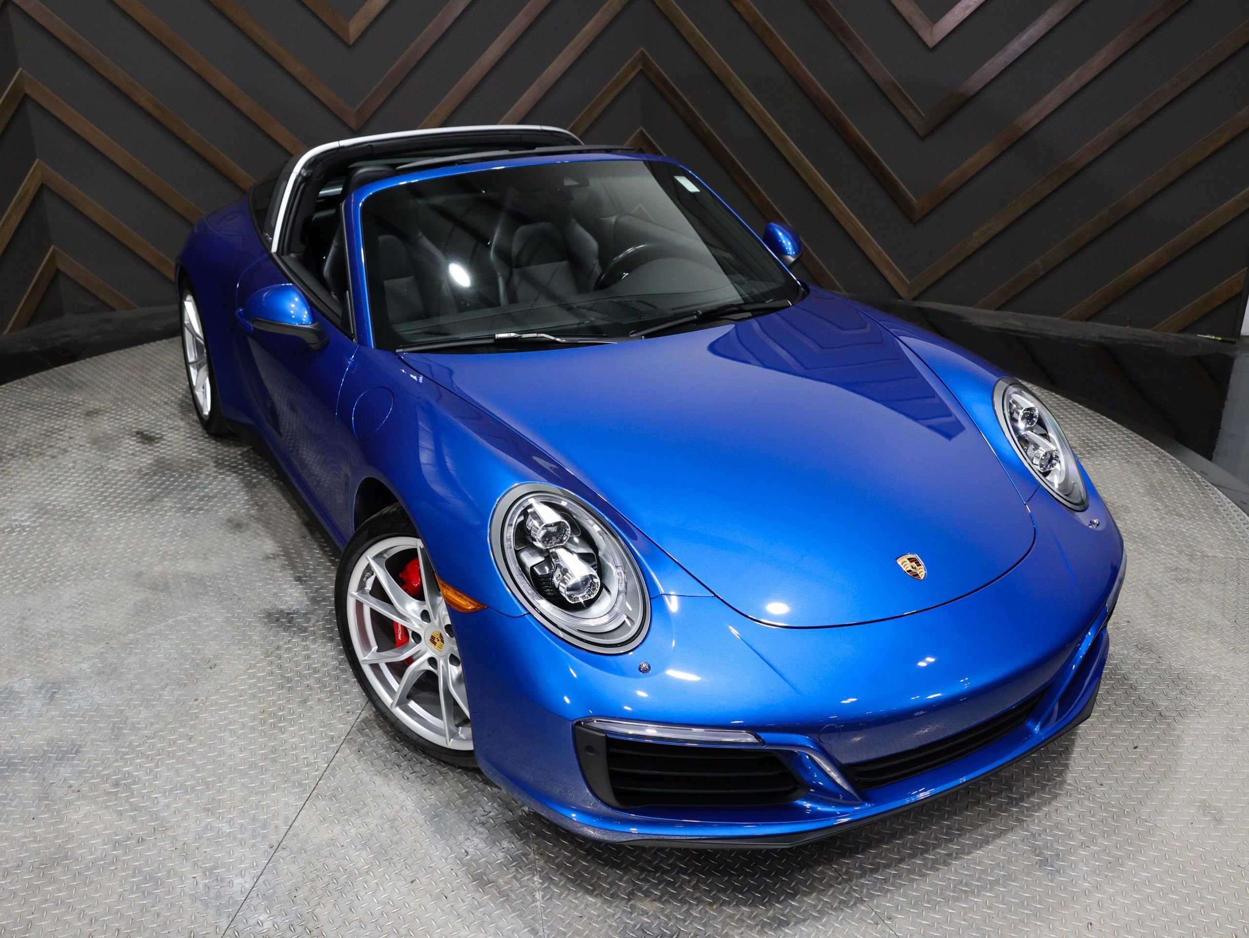 Used 2017 Porsche 911 Targa 4S image 4